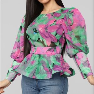 Floral peplum top 💐